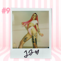 Exklusive signierte, anstößige Polaroids von Lucy Lovesick  7